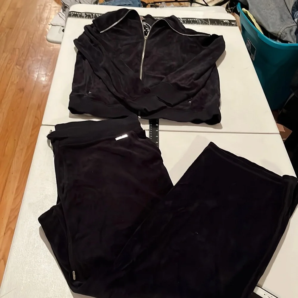 Micheal Kors size LG -XL black velour jacket & pull on pants track suit 2 piece